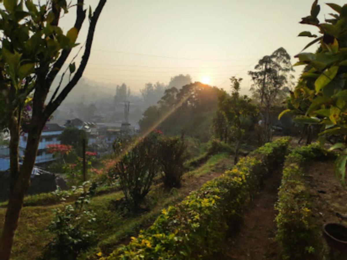 Rheinberg Town Haus Hotel Munnar Exterior photo