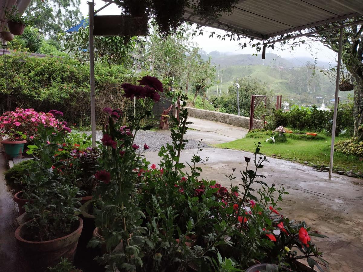 Rheinberg Town Haus Hotel Munnar Exterior photo